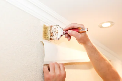 Pose de papier peint à Callac — revêtements muraux et toiles de verre